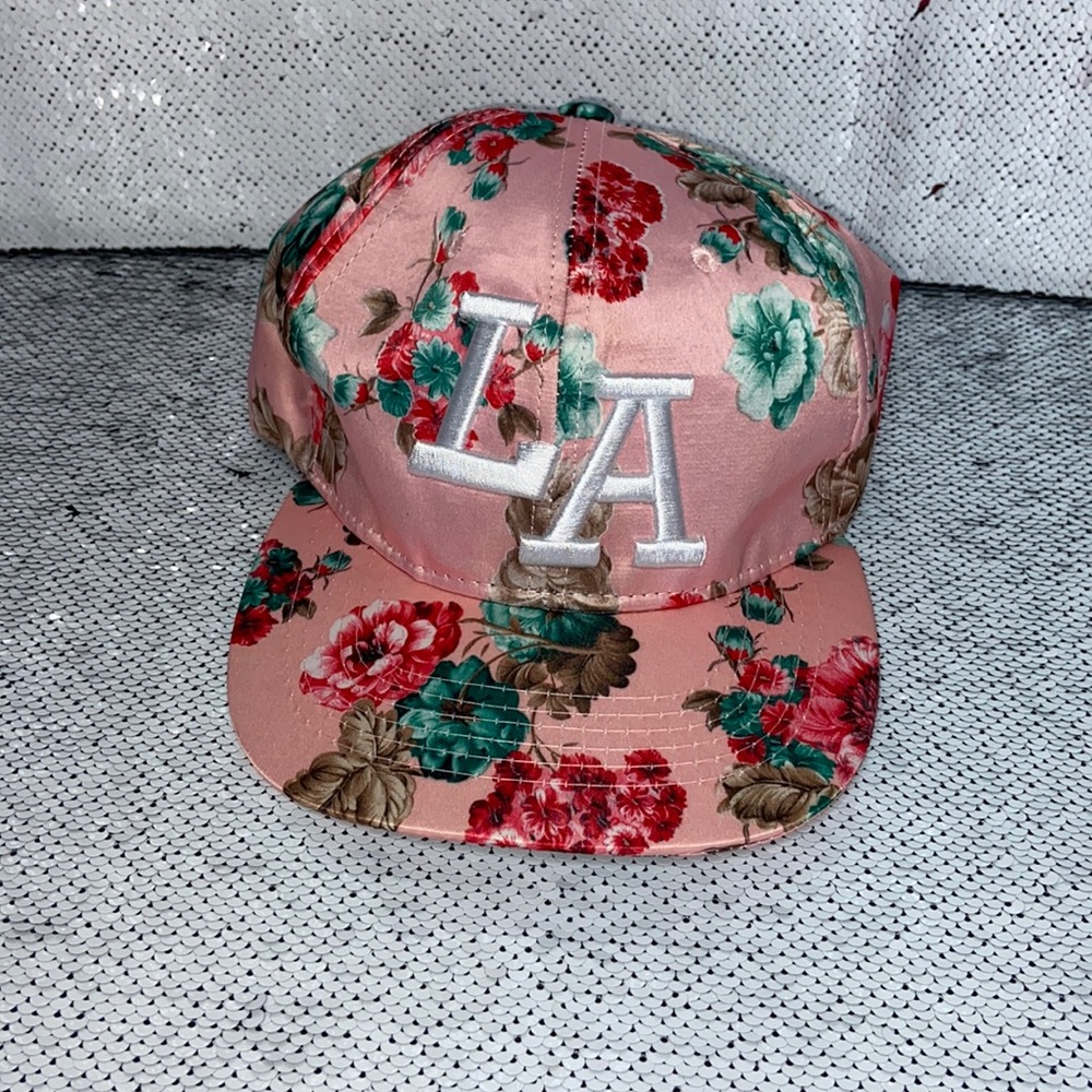 🌟Host Pick!🌟 Floral ‘LA’ Hat